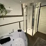 Hochheide Apartment *